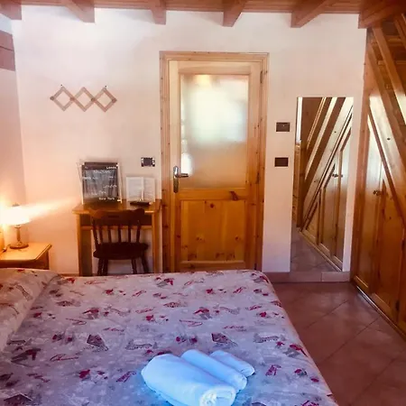 Chez Gorret-torgnon לינה וארוחת בוקר *